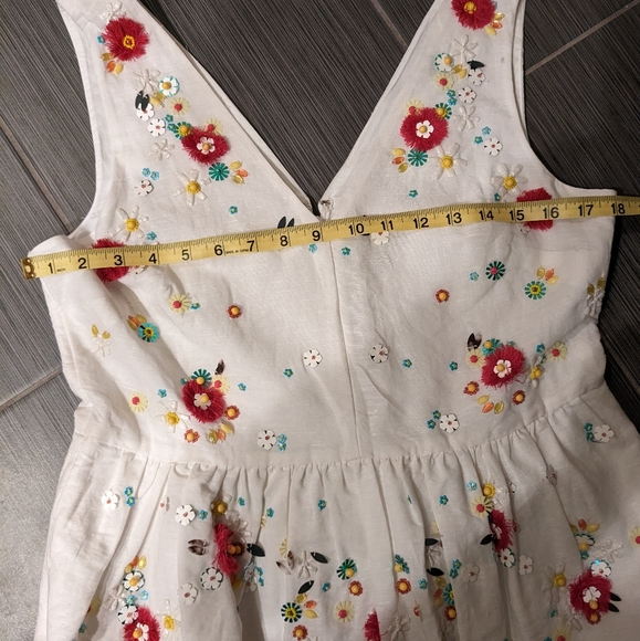 J crew embroidered sleeveless blouse size 8 - Picture 2 of 3